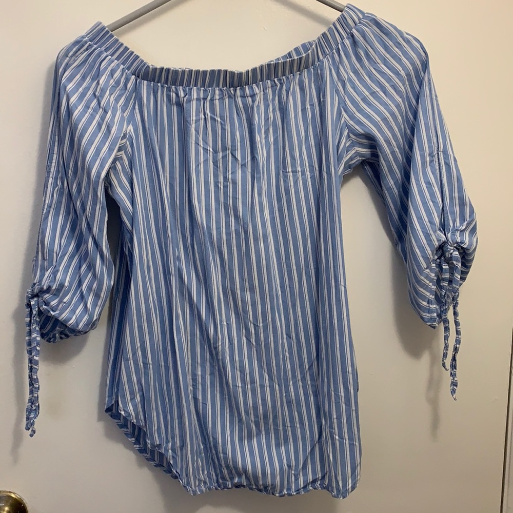 🐬STRIPED OFF THE SHOULDER TOP🐬